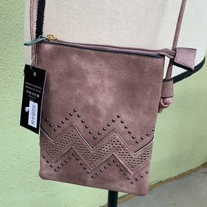 Memories small crossover bag mauve w/cell pocket in the back chevron w/studs